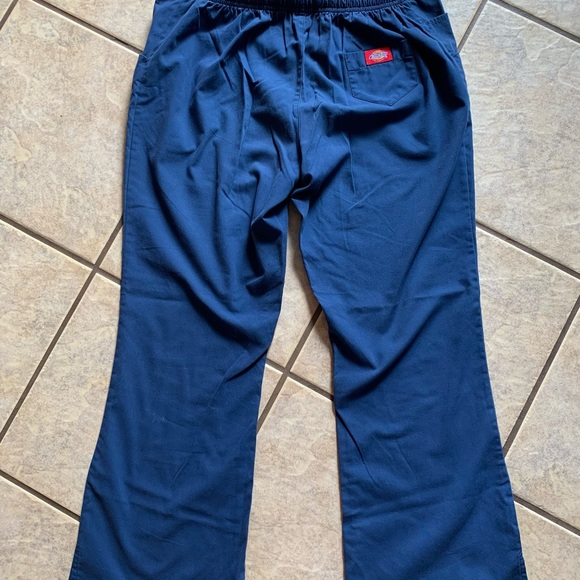 Womens Dickies MEDIUM SHORT navy blue flare leg scrubs medical pants - Picture 2 of 8